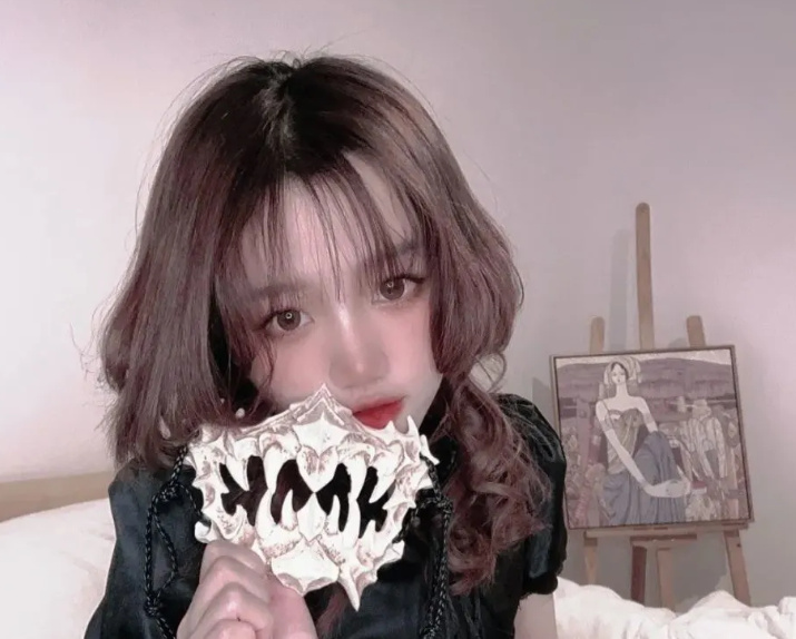 柒柒要乖哦的微博等个人信息