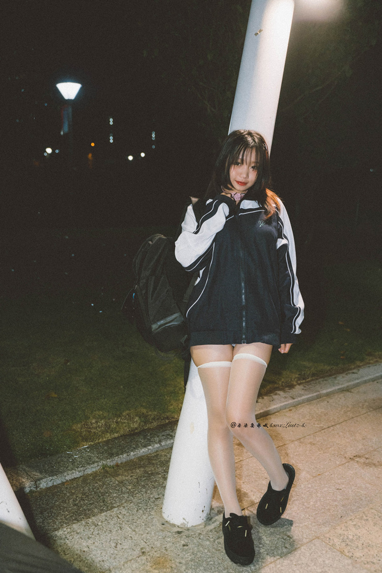 柒柒要乖哦校服图片鉴赏