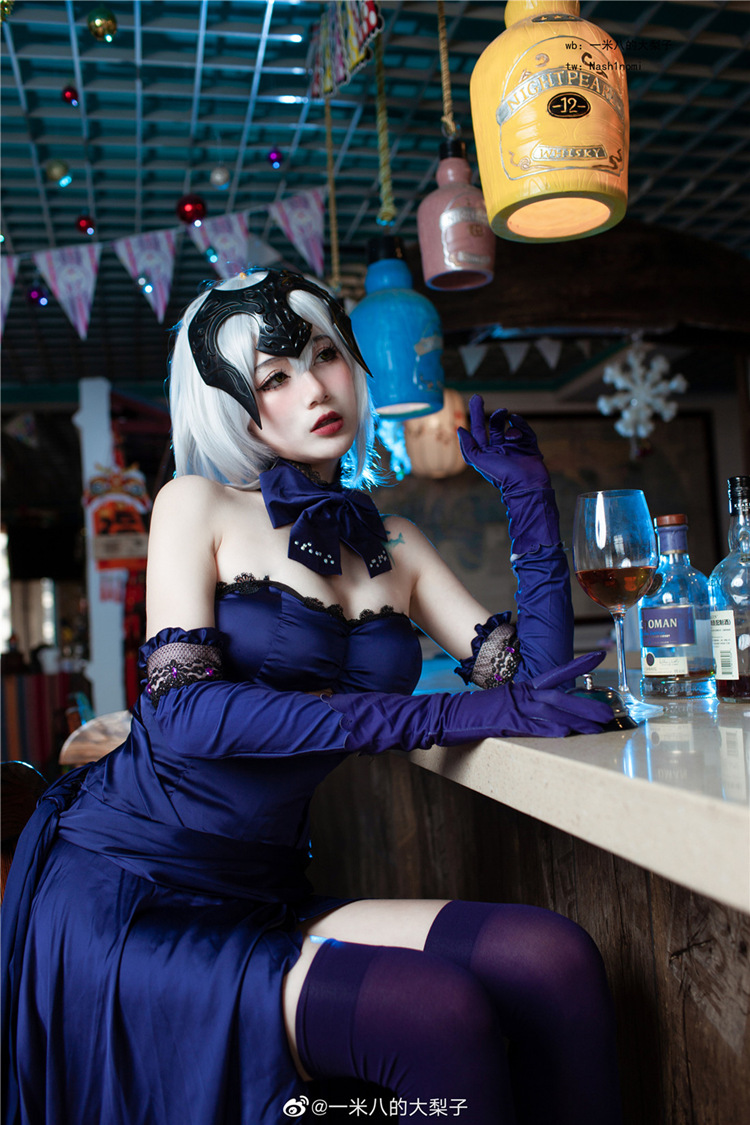 一米八的大梨子黑贞cos图片鉴赏