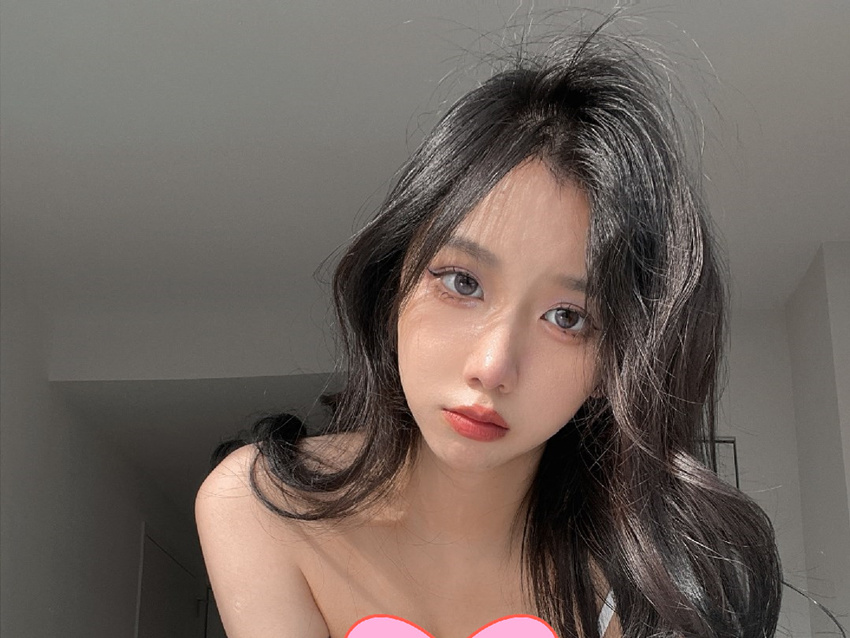 果咩酱w紫夜光免费作品图,让人十分着迷