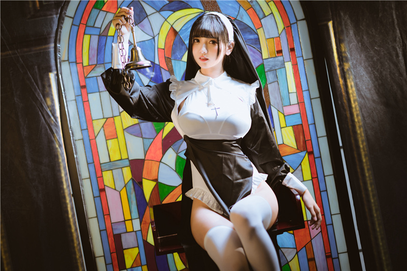 陆卿卿kyokyo沉迷汉堡王修女cos图片鉴赏