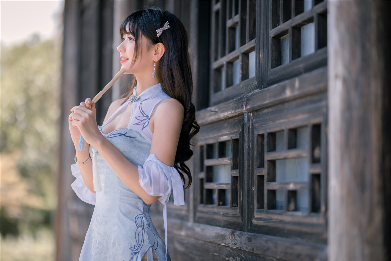 kyokyo沉迷汉堡王蓝色桃花旗袍图片鉴赏