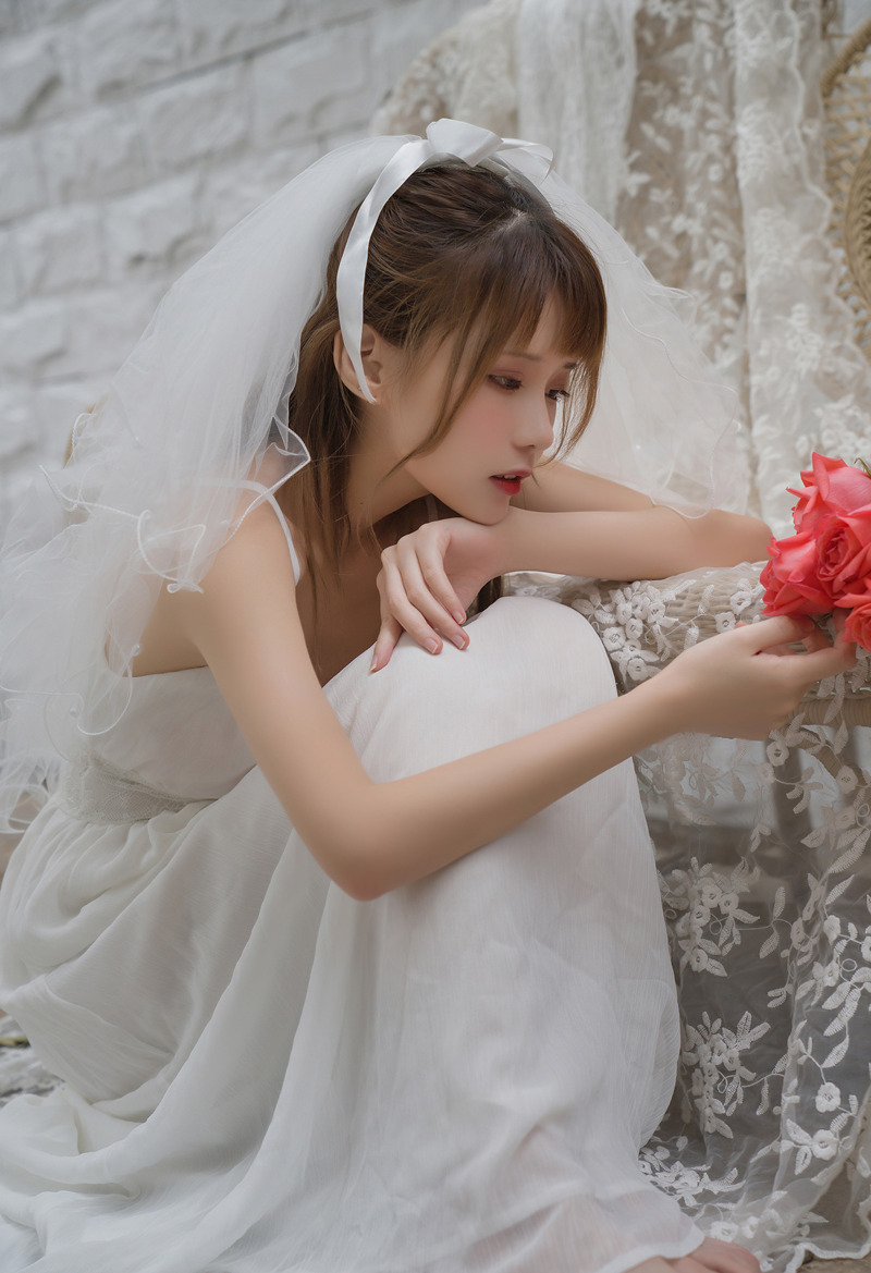 凛子酱婚纱cos图