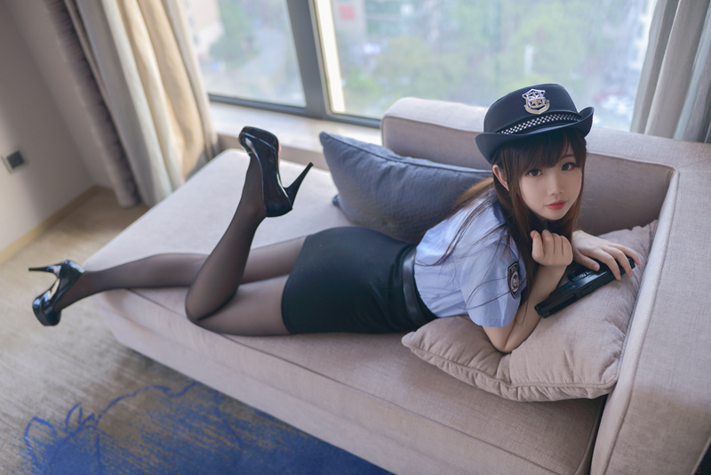 雪琪sama女警cos图