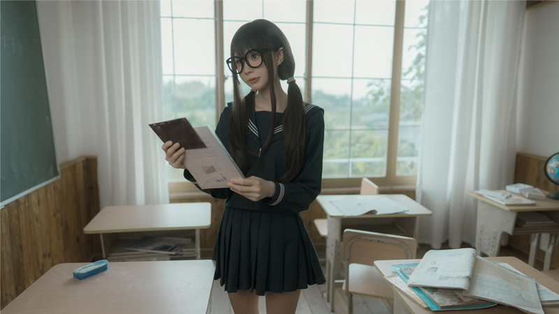 西园寺南歌与班长的游戏cos作品