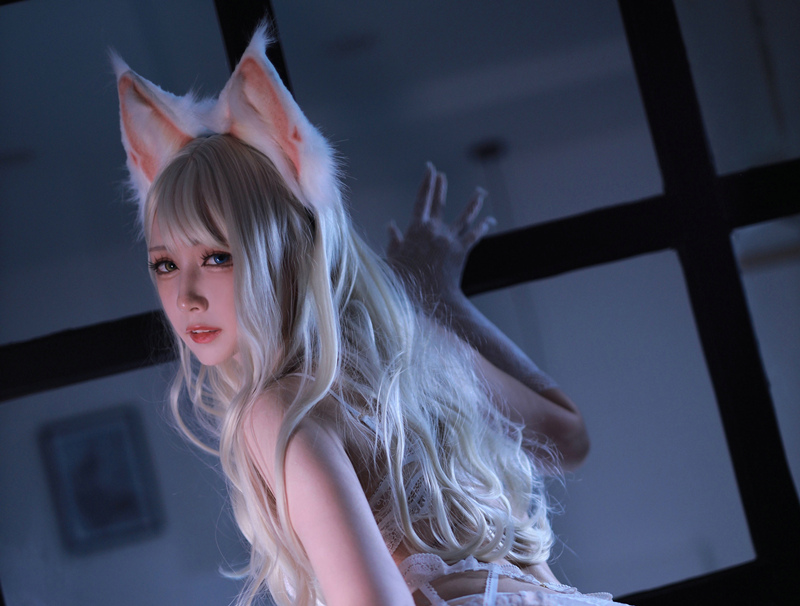 黑白御猫白猫的一日cos图