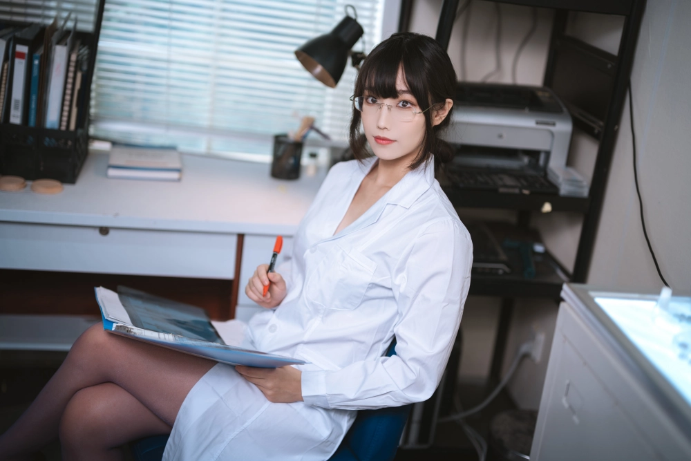 汪知子和发疯鱼有什么关系,汪知子和发疯鱼是一个人吗