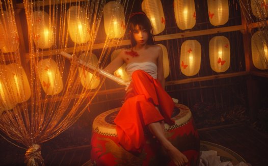 特软儿Sona巫女cos图