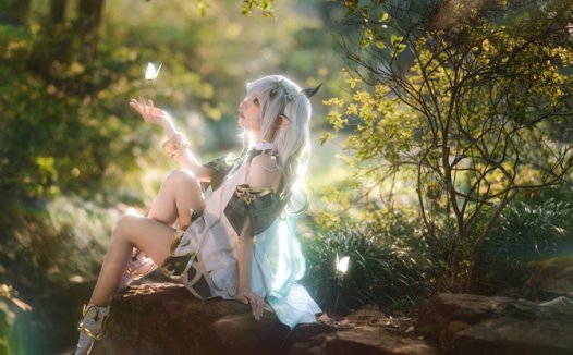 紫氯氯cos草神纳西妲图片