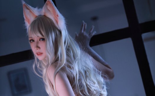 黑白御猫白猫的一日cos图