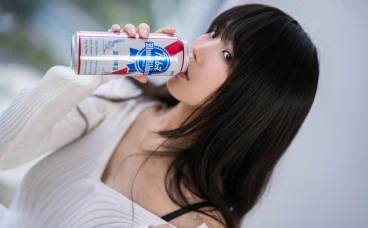 汪知子醉酒cos图片,微醺也是一种风情